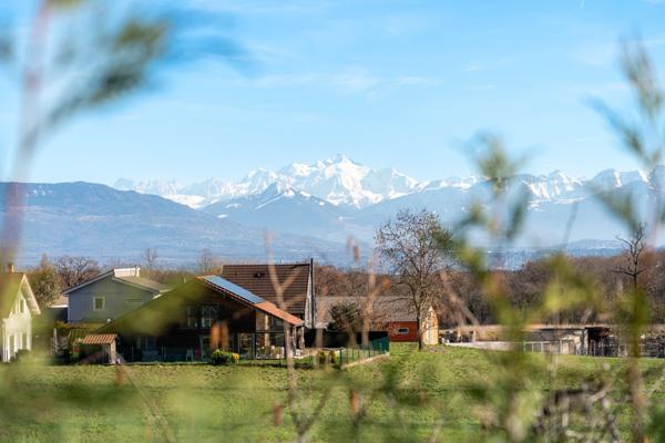 Maison contemporaine classée A + T1bis avec magnifique vue sur le Mont Blanc