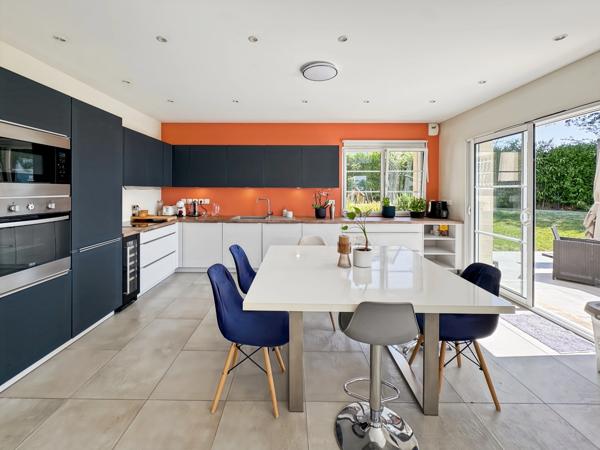 Maison contemporaine classée A + T1bis avec magnifique vue sur le Mont Blanc