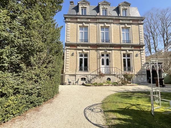 Maison de Maître avec son Authenticité Préservée