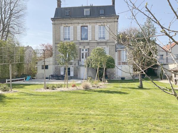 Maison de Maître avec son Authenticité Préservée