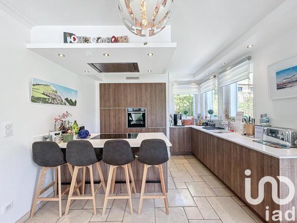 Maison à vendre 6 pièces 195 m² Viuz-en-Sallaz