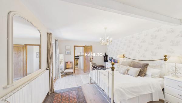 SUPERBE LONGERE AVEC PISCINE ET GARAGE AU PIEDS DE CORDES Cordes sur ciel