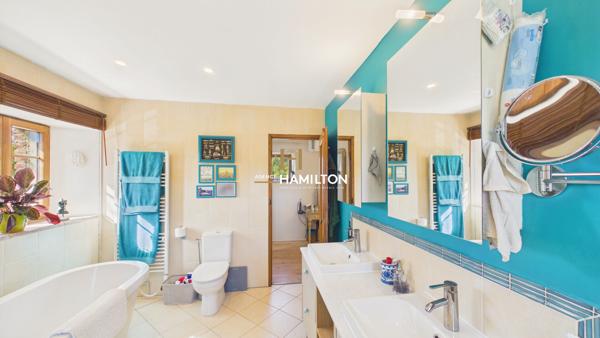 SUPERBE LONGERE AVEC PISCINE ET GARAGE AU PIEDS DE CORDES Cordes sur ciel