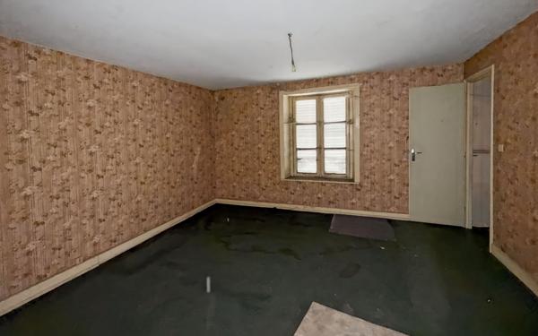 Immeuble à vendre    6 pièces • 155 m2 Charleville-Mézières