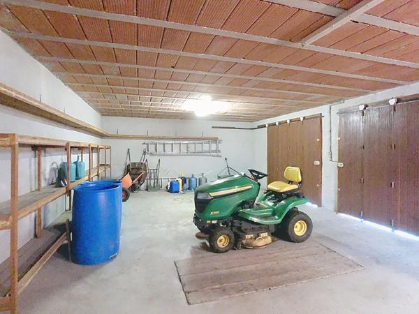 Villa avec parc arboré