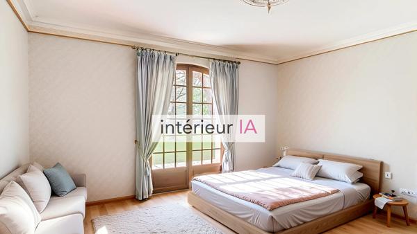 Villa avec parc arboré