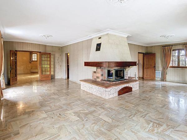 Villa avec parc arboré