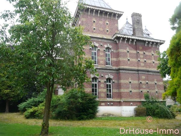 Château à vendre 14 pièces de 250 m²