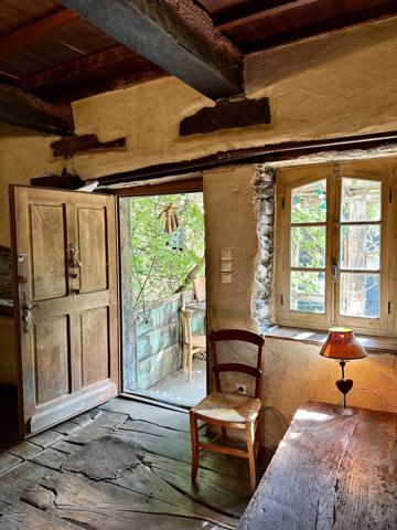 Petite maison en pierre pleine de charme