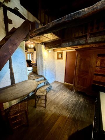 Petite maison en pierre pleine de charme