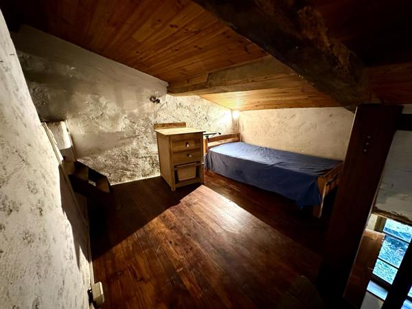 Petite maison en pierre pleine de charme