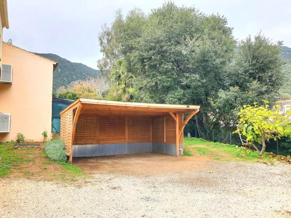 REZ DE VILLA  5 PIECES AVEC TERRASSE ESPACE-VERT CAVE ET PARKINGS - PROCHE CENTRE - ROSERAIE