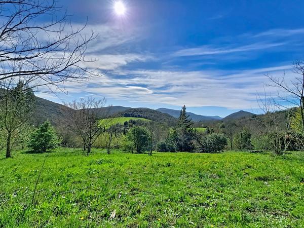 Superbe maison de caractère implantée sur son grand terrain