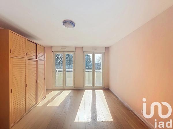 Appartement 2 pièces de 42 m² à Noisy-le-Grand (93160)