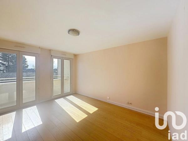 Appartement 2 pièces de 42 m² à Noisy-le-Grand (93160)