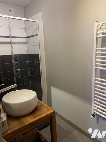 maison de village avec appartement indépendant, quatre chambres, grange,  garage, jardin