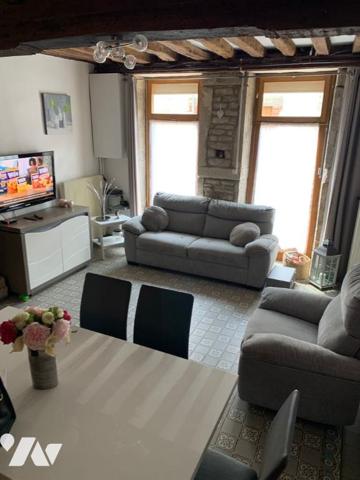 maison de village avec appartement indépendant, quatre chambres, grange,  garage, jardin