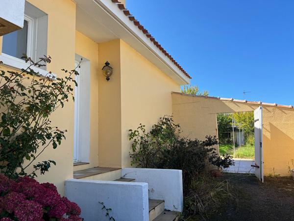 Maison 3 chambres, lumineuse et idéalement situé près des commerces