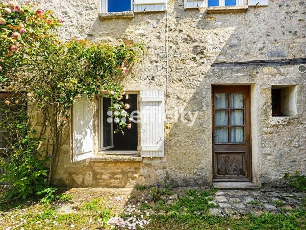 Appartement
         1 pièce
        - 19 m² 95 000 € *