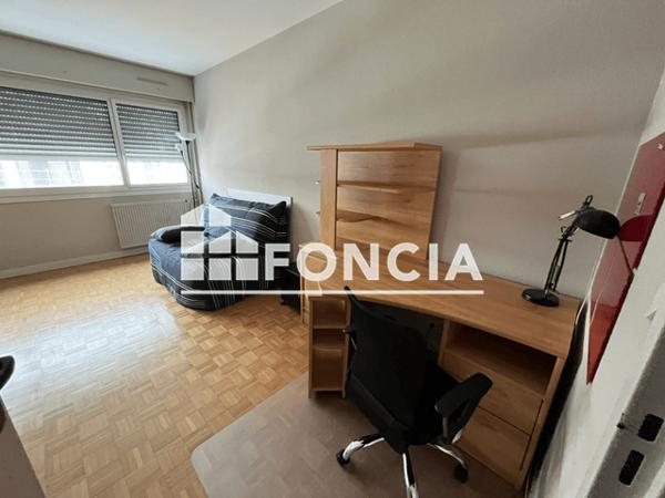 Location Studio meublé 25.78 m² - BATIMENT C Tours 37000