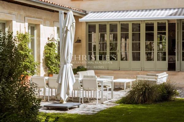 Cauderan – Elégante maison en pierre, piscine, jardin et stationnement