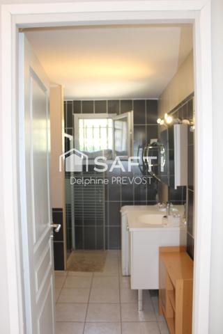 Ensemble immobilier de deux villas de plain pied