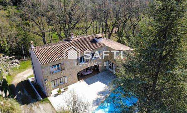 Propriété avec deux habitations, piscine et cadre naturel à Fayence
