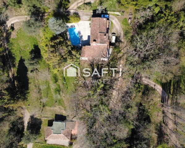 Propriété avec deux habitations, piscine et cadre naturel à Fayence