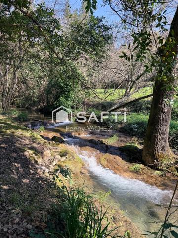 Propriété avec deux habitations, piscine et cadre naturel à Fayence