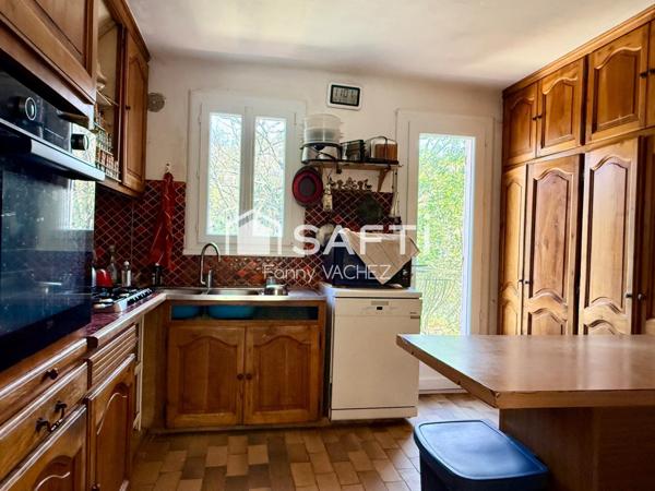 Propriété avec deux habitations, piscine et cadre naturel à Fayence