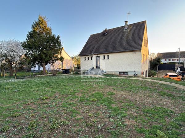 Maison 5 pièces sur sous-sol complet