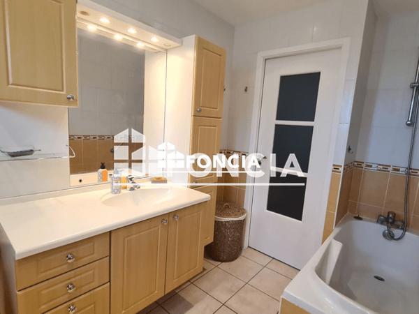 Location Appartement meublé 3 pièces 62.01 m² - 35 37 AVEN. MARCELLIN BERTHELO Grenoble 38100