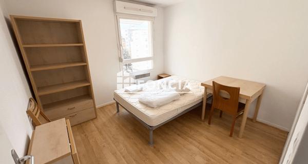 Location Studio meublé 23 m² - Saint-étienne 42000