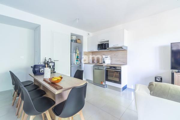Appartement avec deux stationnements