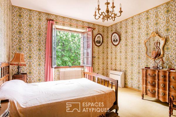 Bastide en pierre 163m² avec vue panoramique, piscine et potentiel d’agrandissement