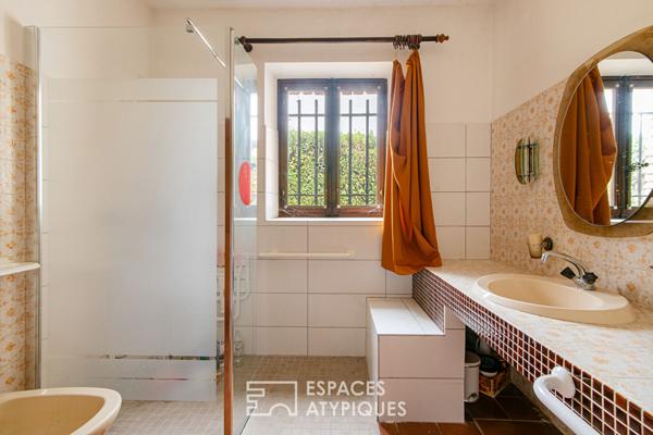 Bastide en pierre 163m² avec vue panoramique, piscine et potentiel d’agrandissement