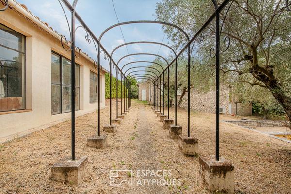 Bastide en pierre 163m² avec vue panoramique, piscine et potentiel d’agrandissement