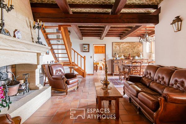 Bastide en pierre 163m² avec vue panoramique, piscine et potentiel d’agrandissement