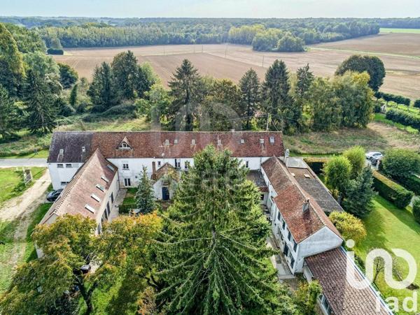 Domaine 55 pièces de 1 160 m² à Fontenay-Trésigny (77610)