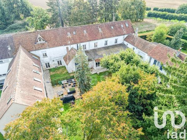 Domaine 55 pièces de 1 160 m² à Fontenay-Trésigny (77610)