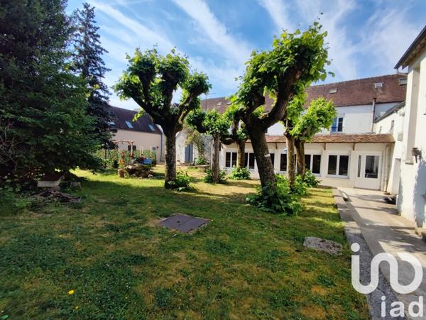 Domaine 55 pièces de 1 160 m² à Fontenay-Trésigny (77610)