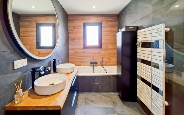 Maison à vendre    4 pièces •  Canals