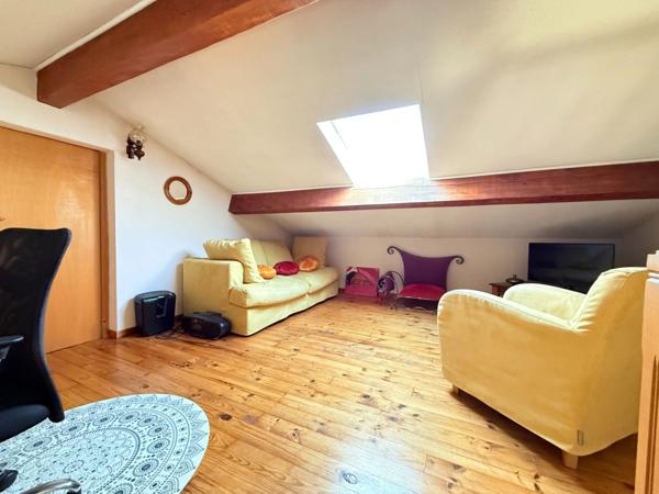 Villa familiale 4 pièces avec combles aménagés, terrain piscinable et grand garage – Boujan-sur-Libron