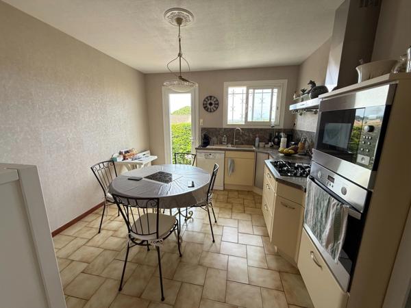 Villa familiale 4 pièces avec combles aménagés, terrain piscinable et grand garage – Boujan-sur-Libron