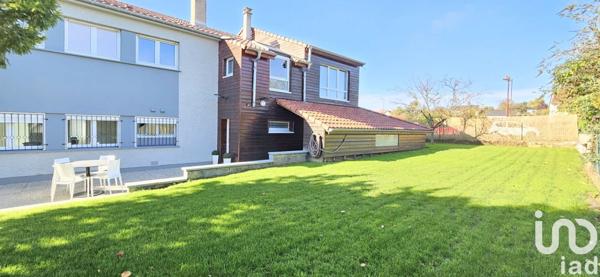 Maison 7 pièces de 174 m² à Peltre (57245)