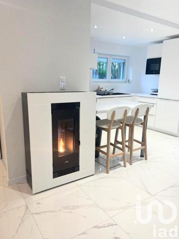 Maison 7 pièces de 174 m² à Peltre (57245)