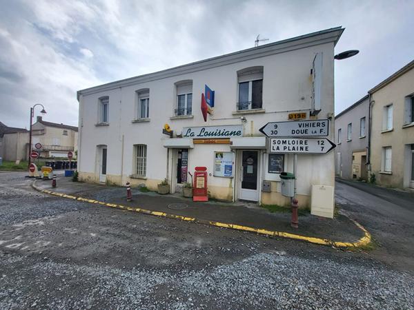 T1 BIS REZ DE CHAUSSEE BOURG DE CORON