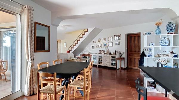 Villa Saint-Jean 6 pièces 151 m² sur une parcelle de 572 m²