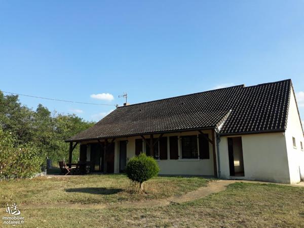 Maison Vente à BAZOUGES-SUR-LE-LOIR (SARTHE). Maison de 120 m² comprenant jardin de 4000...
