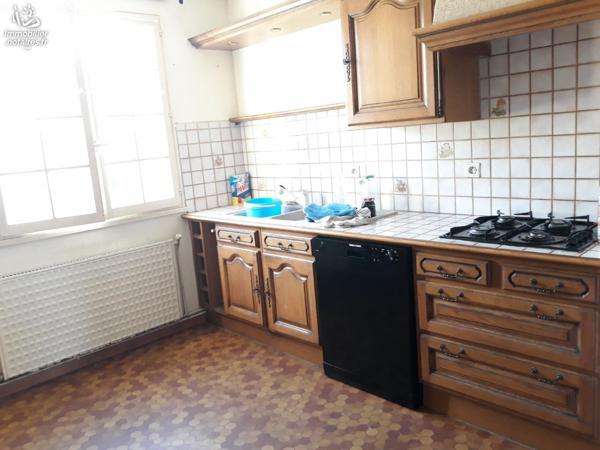 Maison Vente à BAZOUGES-SUR-LE-LOIR (SARTHE). Maison de 120 m² comprenant jardin de 4000...